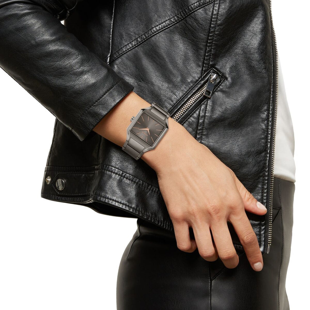 V6H3C0F033184163B98B32A12DB1A8A2A41R7477737P4